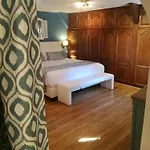 Bed & Breakfast La Bergerie De Lives 4*
