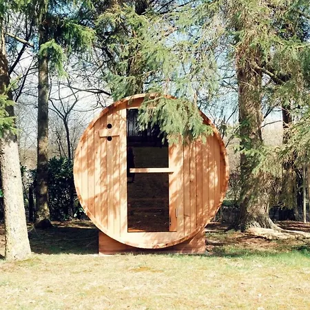 La Bergerie De Lives Bed & Breakfast