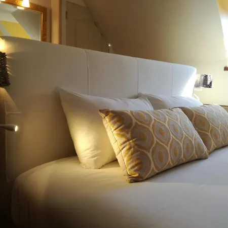 Bed & Breakfast La Bergerie De Lives 4*