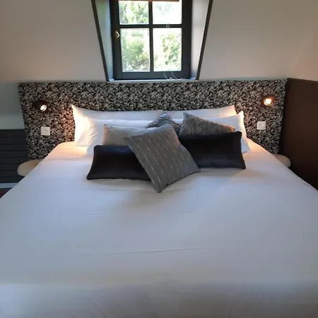 La Bergerie De Lives 4*